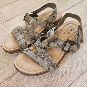 Clarks Brynn Step Sandals